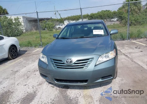 2007 Toyota Camry Ce/Le/Se/Xle z USA, uszkodzony, nr VIN 4T1BE46K07U709990